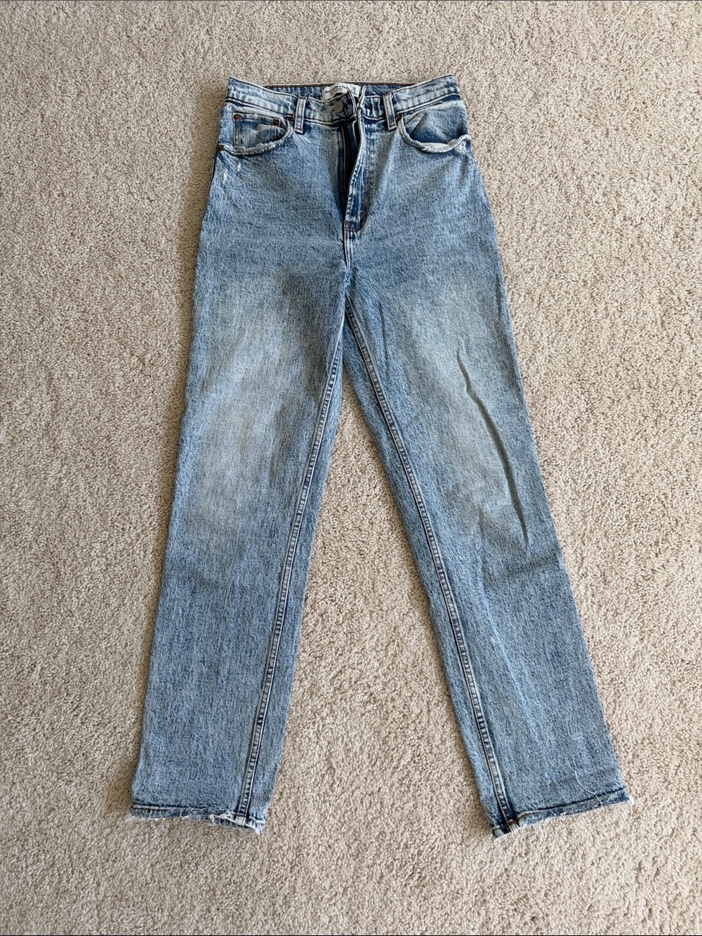 Abercrombie & Fitch 90’s Straight Ultra High Rise, size 26/2R